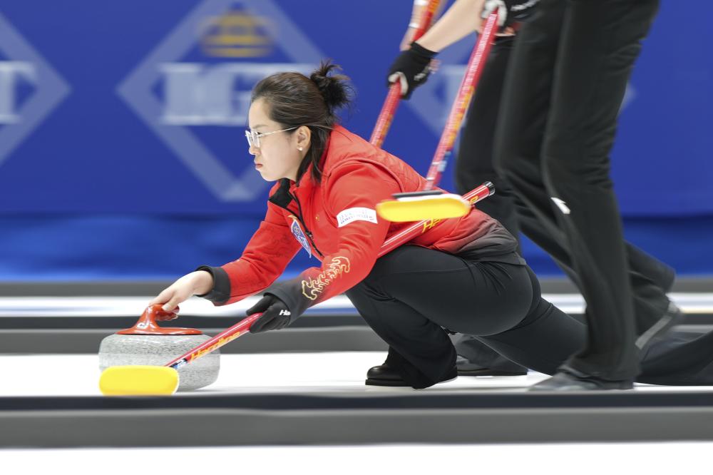 他们是知名体操伉俪，退役后一起移居美国，如今却在美国官司缠身